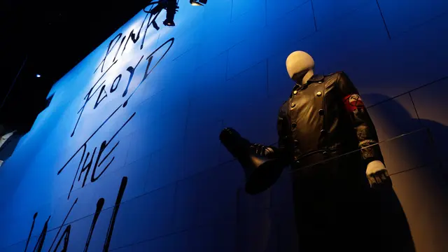Melihat Isi Pameran Pink Floyd di Roma