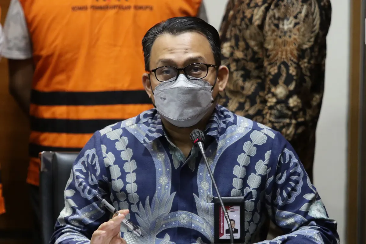 FOTO: KPK Tahan Bupati Langkat Terbit Rencana Perangin Angin