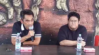 Pelatih PSIM Yogyakarta, Seto Nurdiyantoro dan Manajer Tim Razzi Taruna. (Bola.com/Ana Dewi)