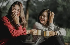 7 Cara Membangun Relasi dengan Teman agar Bertahan Seumur Hidup