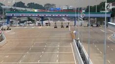 Gerbang Tol Cilandak Utama yang menghubungkan Depok-Antasari di kawasan Cilandak Timur, Jakarta, Minggu (23/9). Tol Depok-Antasari Seksi I sepanjang 5,8 kilometer ini telah rampung dan akan menjalani uji laik fungsi. (Liputan6.com/Immanuel Antonius)