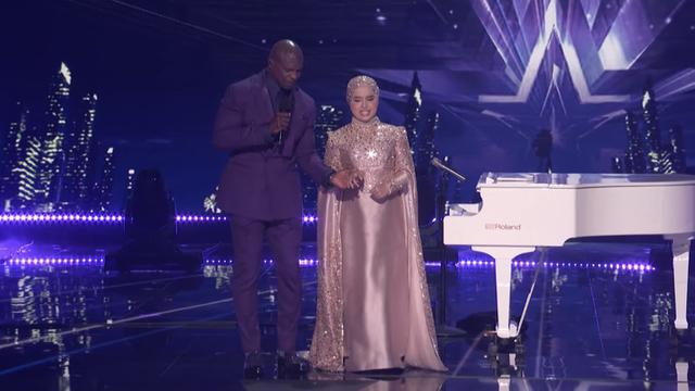 6 Potret Memukau Putri Ariani Dibalut Gaun Bling-bling di Semifinal AGT 2023, Dapat Standing Ovation dari Para Juri