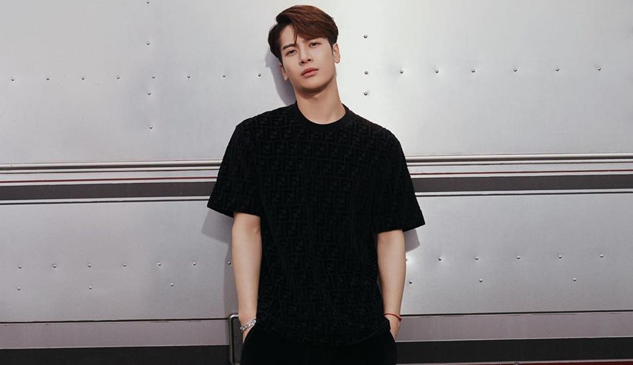 FOTO: Gaya OOTD Jackson GOT7 yang Serba Hitam, Selalu Stylish - Hot  Liputan6.com