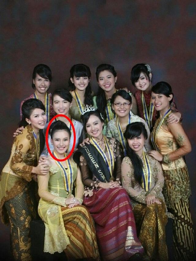 Potret jadul Ayu Ting Ting