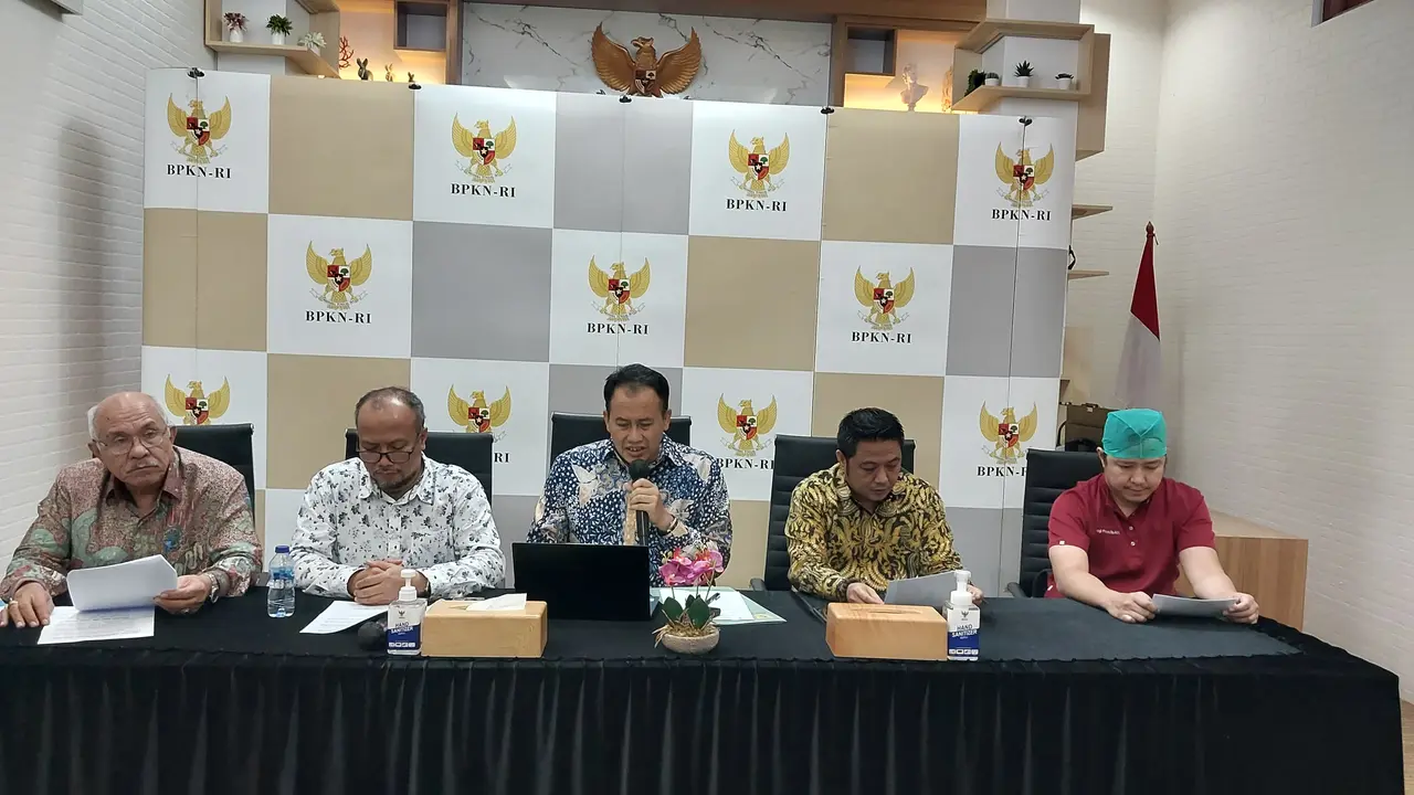 Konferensi pers soal kompensasi atau ganti rugi yang belum diberikan kepada korban kasus gagal ginjal akut Gedung BPKN, Rabu (14/12/2022).