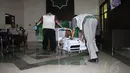 Penggeledahan sejak pukul 16.00 WIB itu terkait kasus dugaan penyelewengan dana haji tahun 2012-2013 yang membuat Menteri Agama Suryadharma Ali ditetapkan sebagai tersangka, Kamis (22/5/14). (Liputan6.com/Johan Tallo)