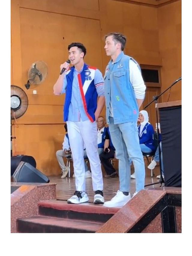 7 Potret Stefan William yang Kini Resmi Gabung Partai Politik, Jadi Sorotan