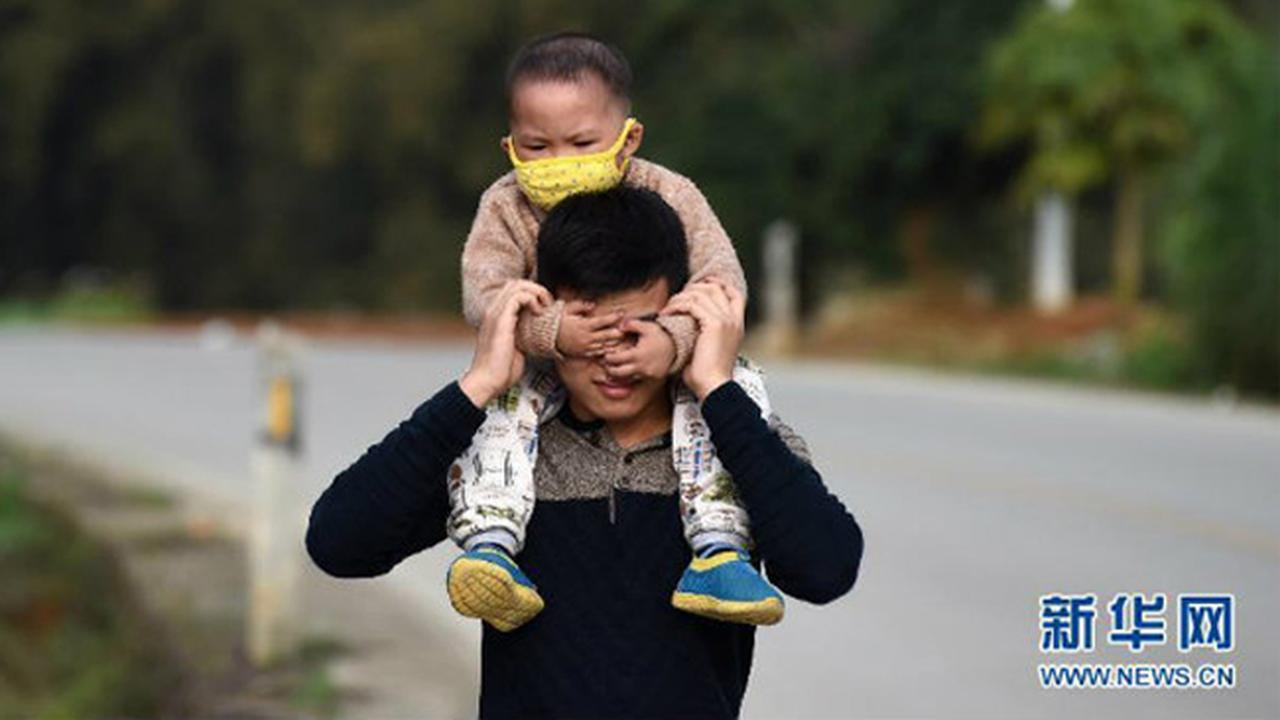 Remaja Ini Rela Putus Sekolah Demi Biayai Adiknya yang Leukimia