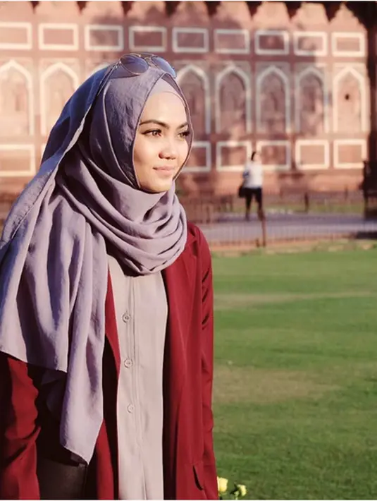 "Insya Allah (kurban). Berupa sapi dan kambing. Ada lah di suatu tempat," singkat Rina Nose di kawasan Kapten Tendean, Jakarta Selatan, Kamis (31/8/2017). (Instagram/rinanose16)