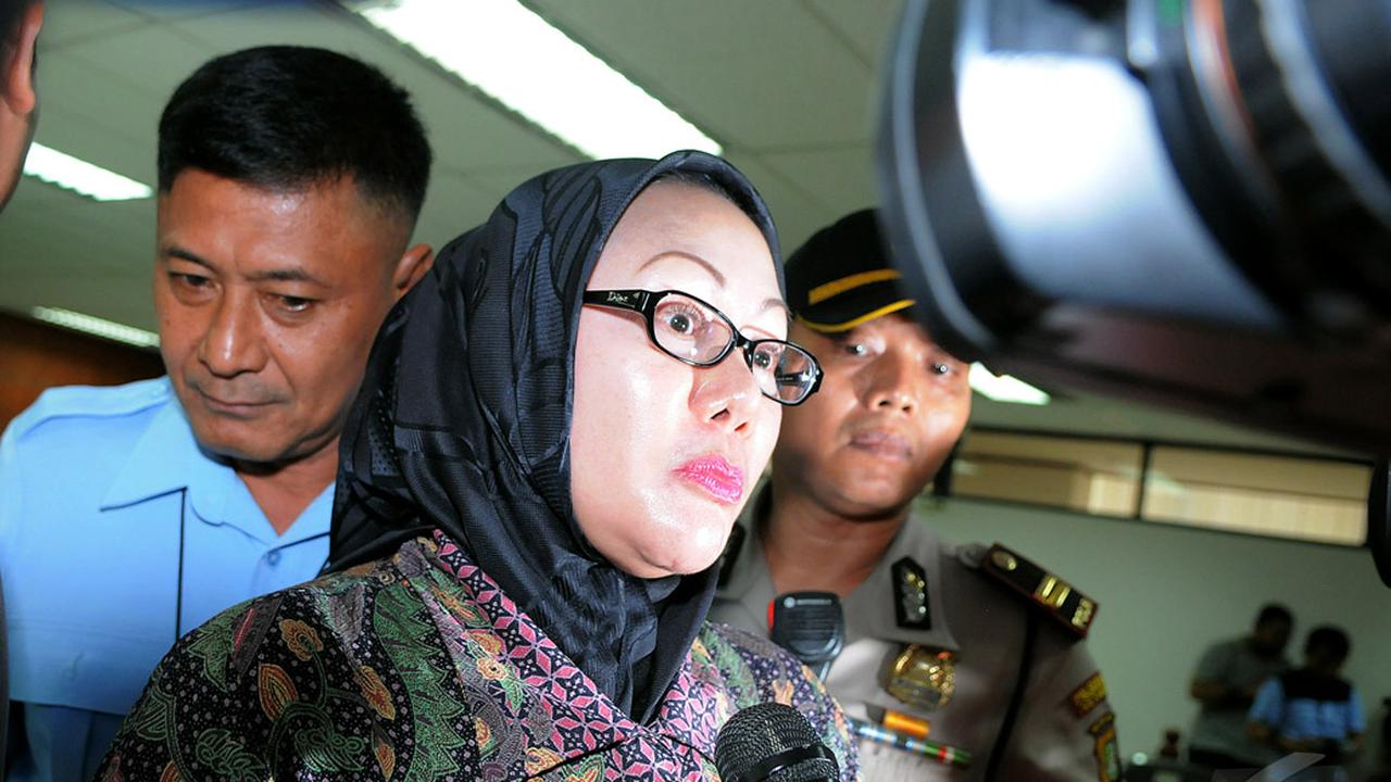 Ekspresi Atut Saat Divonis 4 Tahun Penjara