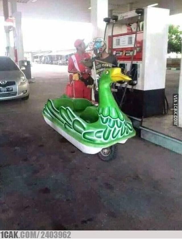 Modifikasi Nyeleneh Sepeda Motor Matic Ini BikinTepuk Jidat