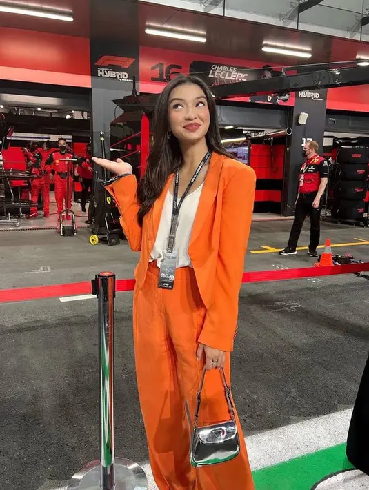 <p>Tak ayal, kecantikan Raline yang awet muda ini membuat banyak orang iri. [Foto: instagram.com/ralineshah]</p>