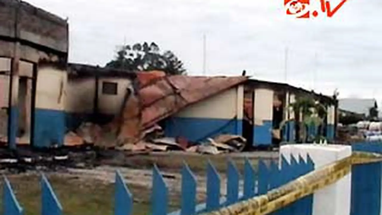 110927bkebakaran-wamena.jpg