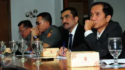 Ketua Komnas HAM, Nur Kholis (kanan) saat menghadiri launching Laporan Situasi Pembela HAM di Kantor Komnas HAM, Jakarta, Selasa (15/9/2015). Menurut Nur Kholis para pembela HAM belum mendapatkan perlindungan dari negara. (Liputan6.com/Helmi Afandi)