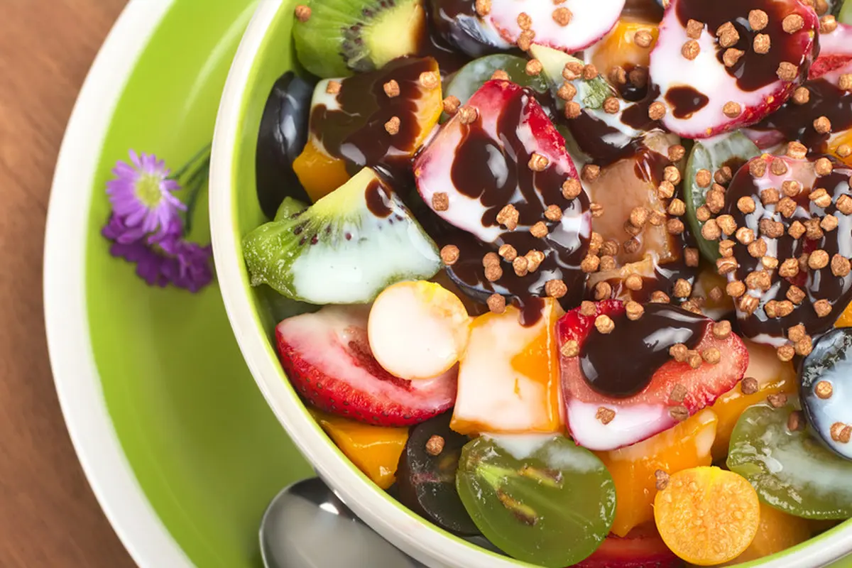 salad buah saus coklat