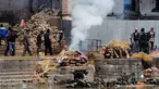 Proses kremasi ini dilakukan di sungai Bagmati di mana para keluarga memberikan penghormatan terakhir kepada para korban sesuai dengan tradisi agama Hindu.Selain di sungai Bagmati  kuil Pashupatinath juga menjadi tempat para keluarga melakukan proses...