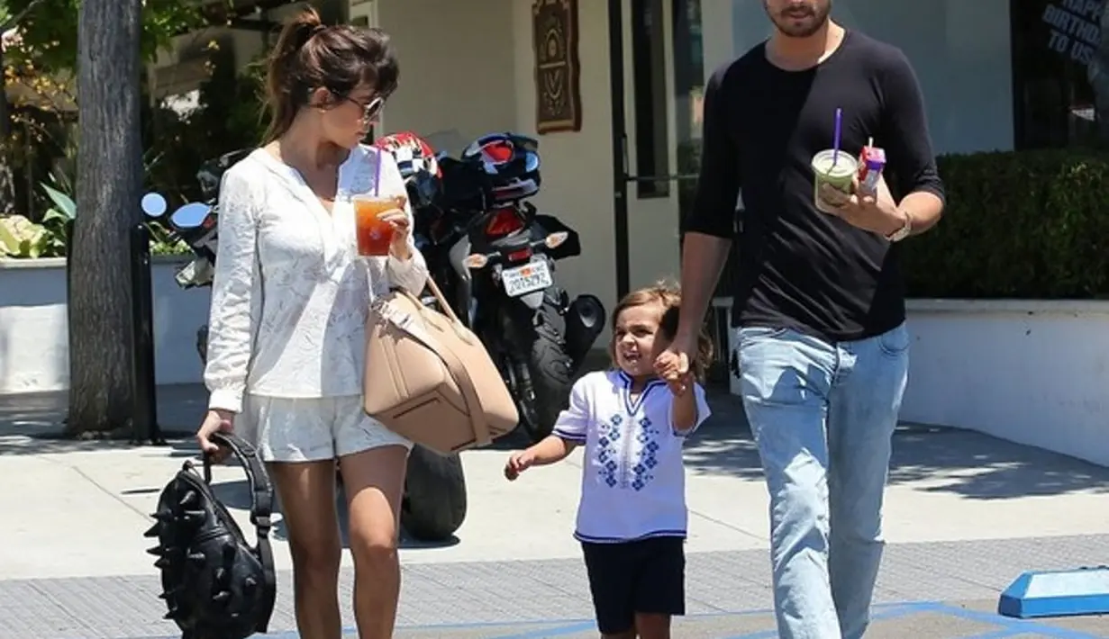 Kourtney Kardashian sendiri sudah miliki tiga anak dari Scott Disick yakni Mason, Penelope dan Reign Disick. (Zimbio)