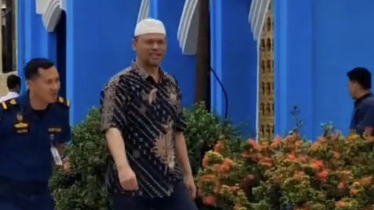Napi yang Kepergok Nongkrong di Kedai Kopi, Supriadi