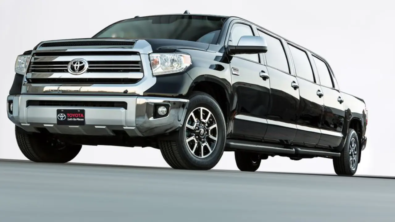 Toyota Pamerkan Limosin 8 Pintu bernama Tundrasine di SEMA 2015
