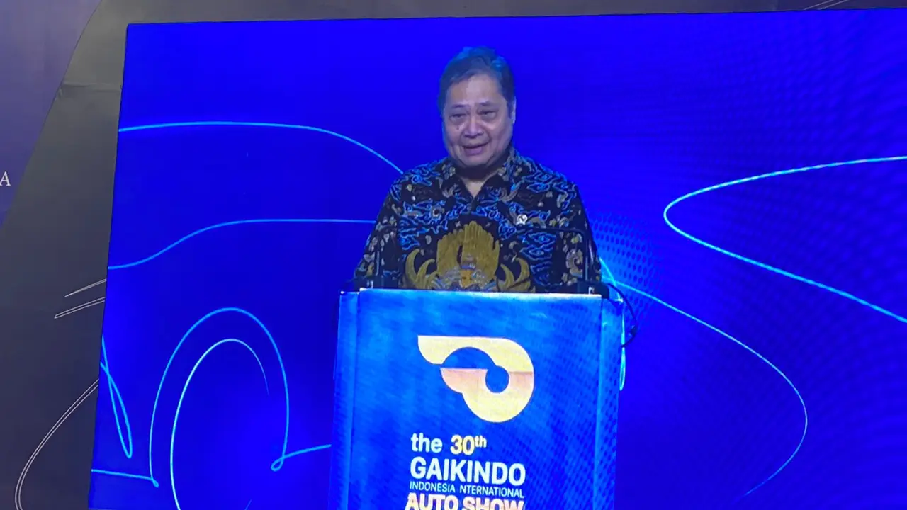 Menteri Koordinator Bidang Perekonomian Airlangga Hartarto menargetkan transaksi penjualan mobil dalam ajang Gaikindo Indonesia International Auto Show (GIIAS) 2023 di atas Rp14,3 triliun.