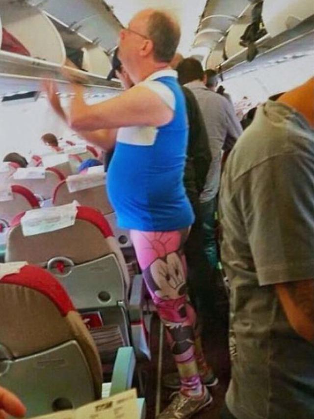 6 Gaya Bapak-Bapak Pakai Baju Nyeleneh Ini Bikin Ngelus Dada