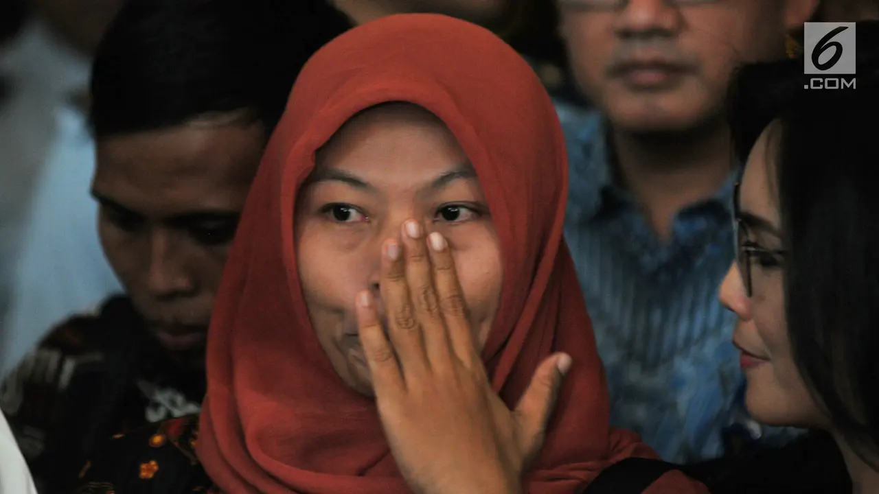 Ekspresi Baiq Nuril Usai Bertemu Menkumham Yasonna Laoly