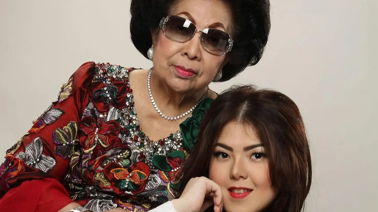 Tina Toon Bagikan Kabar Duka, Sang Nenek Meninggal Dunia Desember 2022. (instagram.com/tinatoon101)