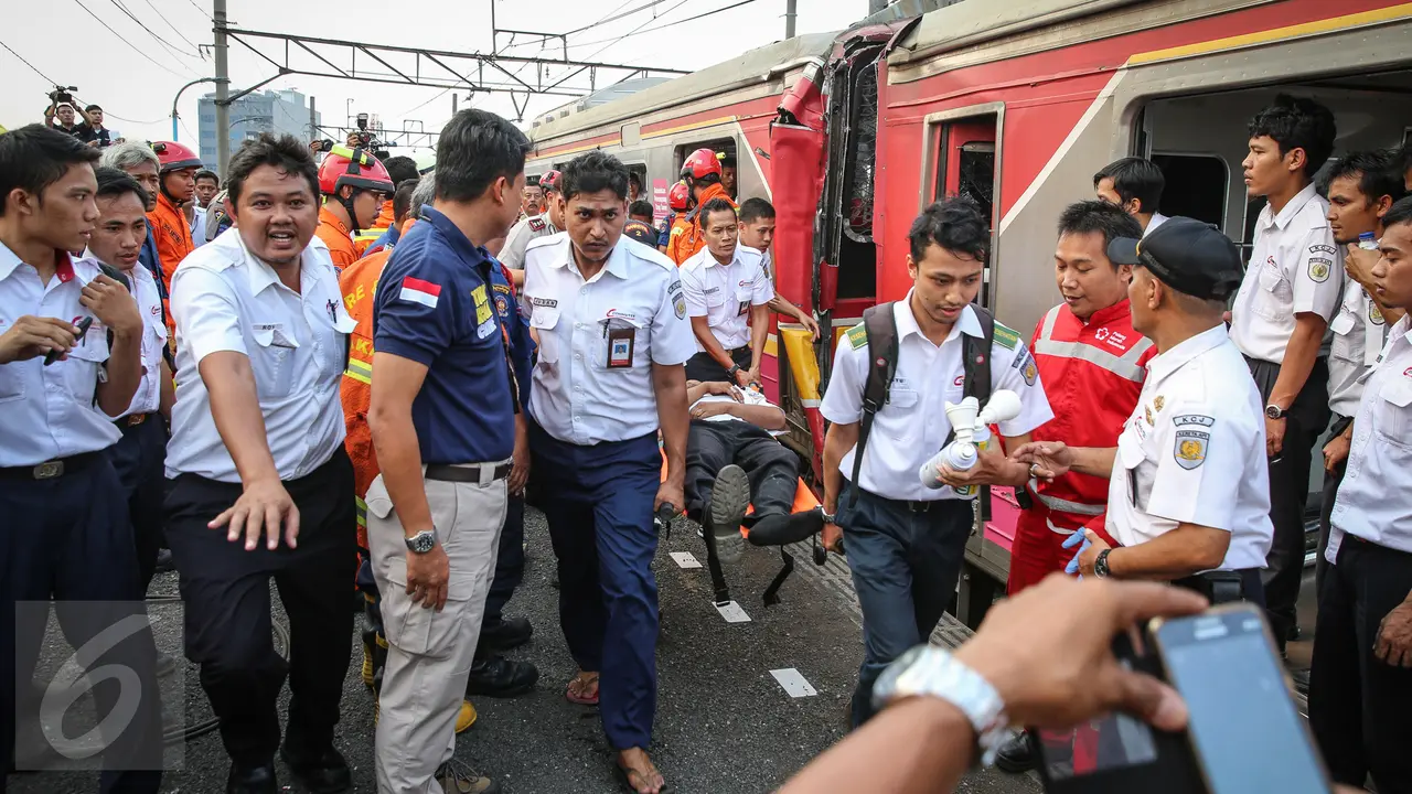 20150923-Tabrakan KRL di Stasiun Juanda-Jakarta