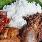 Ternyata, inilah rahasia yang membuat Gudeg Yu Djum selalu nikmat. Tak lupa semangat yang selalu diberikan oleh Yu Djum pada karyawannya.