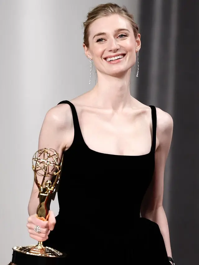 Duplikasi Gaun Balas Dendam Putri Diana, Elizabeth Debicki Raih Piala Emmy Awards 2024