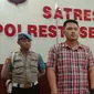 Kasatreskrim Polresta Serkot, AKP David Adhi Kusuma (Kemeja Kotak-kotak). (Selasa, 31/01/2023). (Yandhi Deslatama/Liputan6.com).