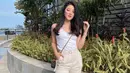 <p>Gamau ribet? Pasangkan tanktop putihmu dengan sneakers dan celana cream akan membuatmu keliatan fresh seperti Vonzy. (sumber : Instagram @vonnyfelicia)</p>