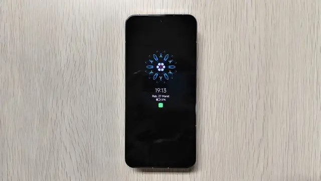 Desain depan Xiaomi 14