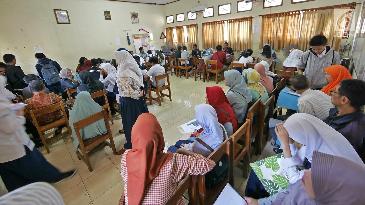 SMAN 1 Depok Diserbu Pendaftar PPDB