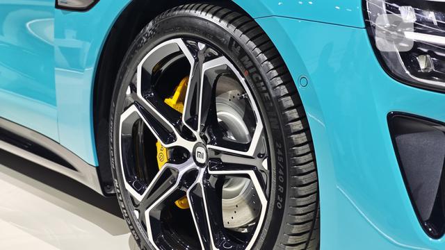 Xiaomi pamer mobil listrik Xiaomi SU7 di MWC 2024. Liputan6.com/Iskandar