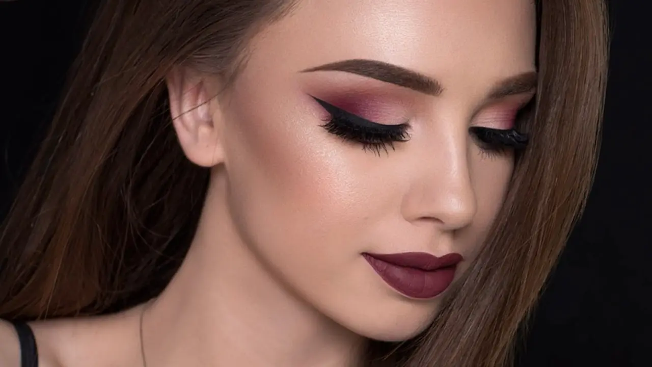 Suka Makeup Super Bold? Tutorial Berikut Bisa Kamu Tiru