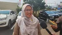 Anggota KPAI Diyah Puspitarini usai menemui jajaran Polres Metro Depok terkait kekerasan anak di daycare Wensen School Depok. (Liputan6.com/Dicky Agung Prihanto)