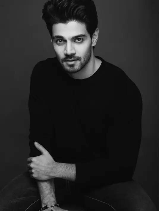 Sooraj Pancholi sempat terjerat kasus hukum, lantaran ia  dituduh melakukan pembunuhan pada Jiah Khan. Namun setelah diselidiki, Jiah Khan meninggal karena bunuh diri. (Foto: instagram.com/soorajpancholi)