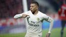 8. Kylian Mbappe (Paris Saint- Germain - 18 Gol. (AP/Christophe Ena)