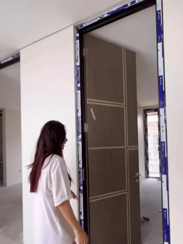 Arie Kriting dan Indah Permatasari bangun rumah (Instgaram/indahpermatas)