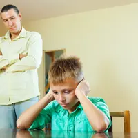 Jangan sepelekan kalimat yang ternyata bisa membuat anak insecure ini. (Foto/Dok: freepik.com/bearfotos)