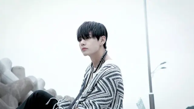 Transformasi Gaya Rambut V BTS dari Debut Hingga Ulang Tahun Hari ini (Big Hit Entertainment)