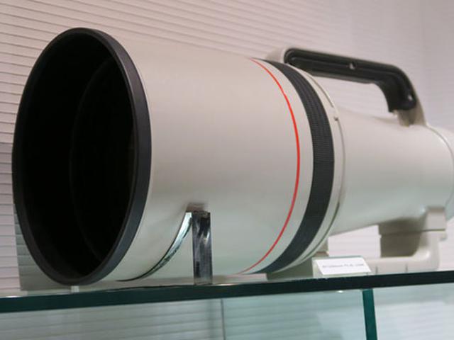 melihat langsung lensa super tele canon