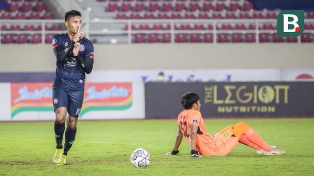 Foto: Derby Jatim, 10 Pemain Arema FC Harus Rela Berbagi Poin Dengan Persebaya Surabaya di Pekan Kesebelas BRI Liga 1