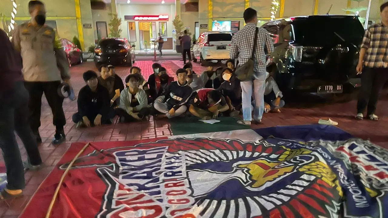 Polisi kembali mengamankan puluhan anggota geng motor yang konvoi di jalanan Kota Bogor, Jumat (29/4/2022) malam