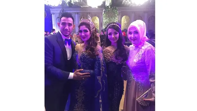 7 Potret Resepsi Pernikahan Tania Nadira, Gunakan Gaun Bertabur Kristal Swarovski