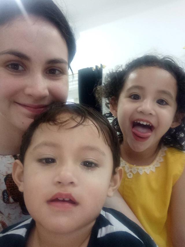 6 Potret Kebersamaan  Arumi Bachsin dan Kedua Anaknya