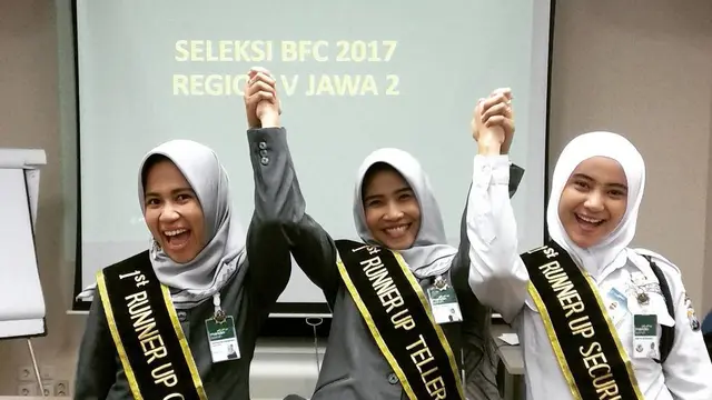 [bintang] Banting Setir, Model Cantik Asal Surabaya Ini Kini Jadi Satpam