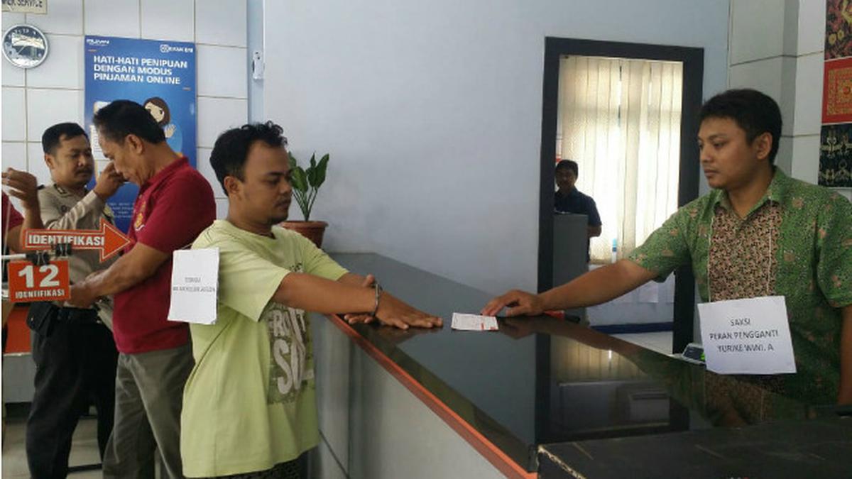 Rekonstruksi Ungkap Penarikan Uang Bank Tanpa Surat ...