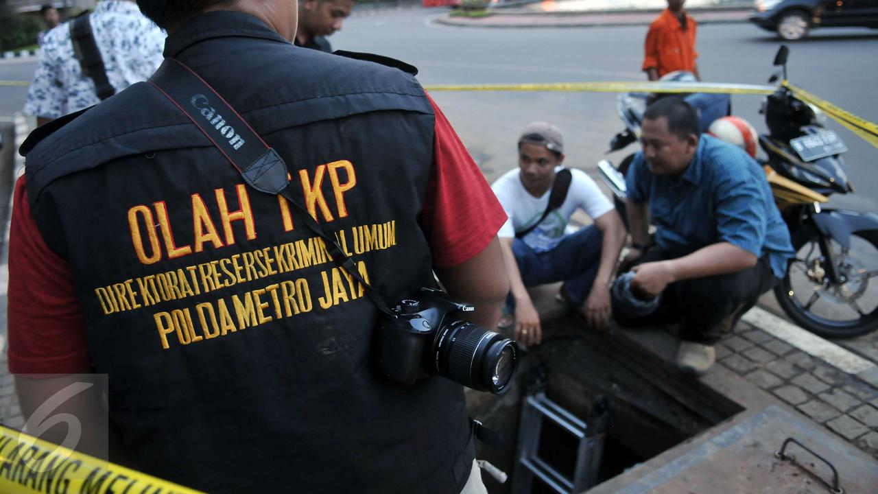 20160305- Polda Metro Jaya Gelar Olah TKP di Gorong-gorong-Jakarta-Johan Tallo